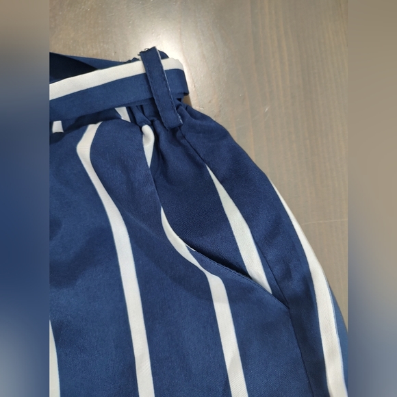 Women's shorts - Picture 3 of 3